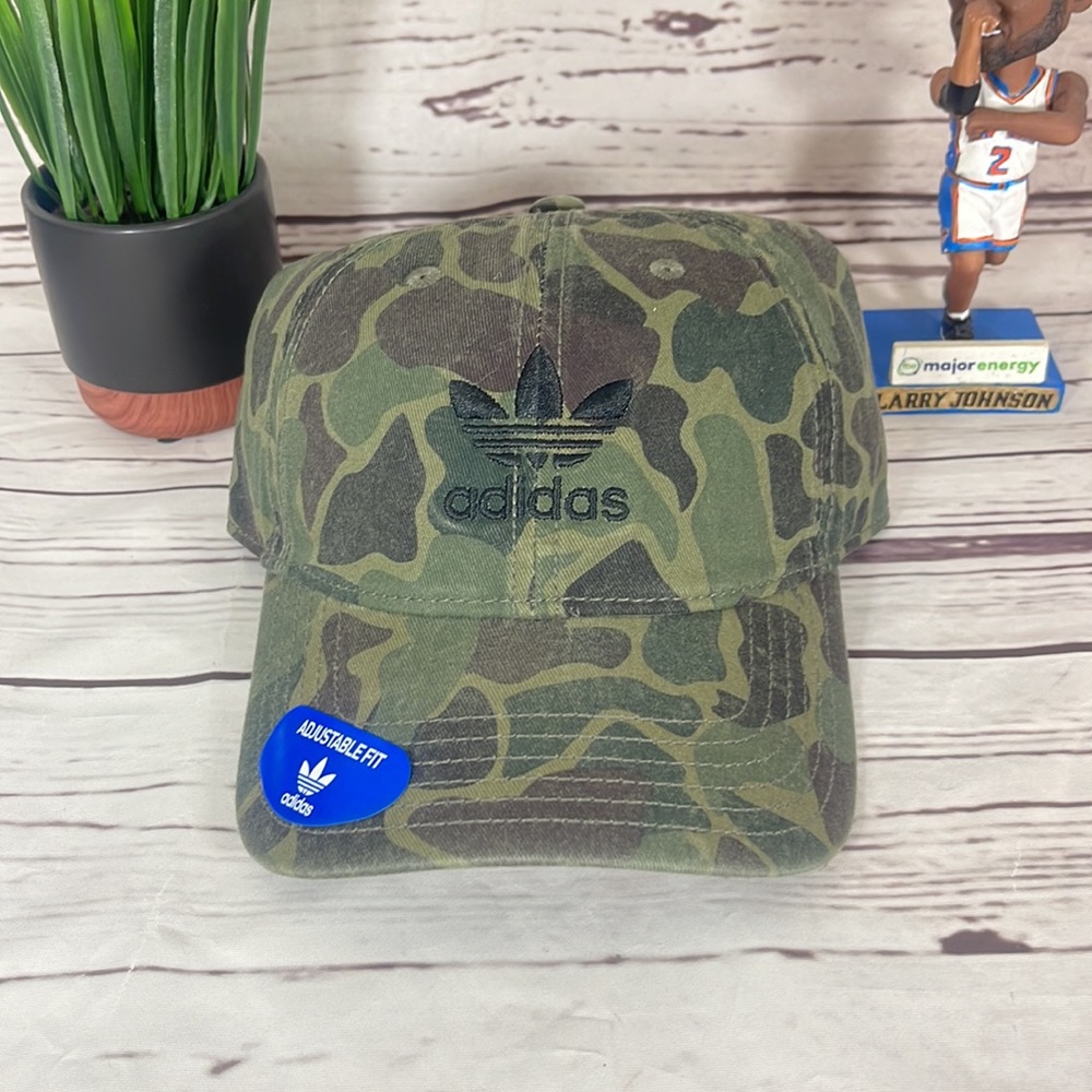 ADIDAS Original Relaxed Green Camo Trefoil Logo Strap Back Baseball Cap One Size